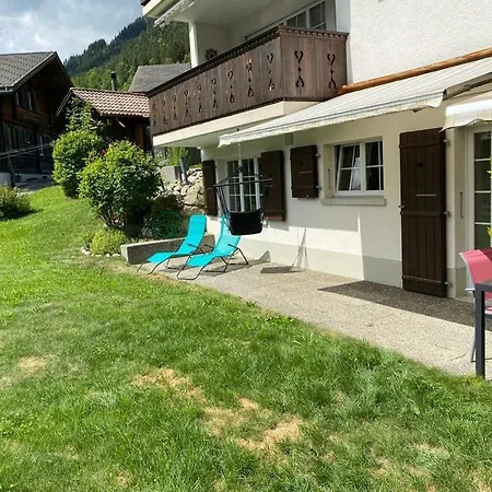 Confortable Avec Terrasse Apartment Zweisimmen